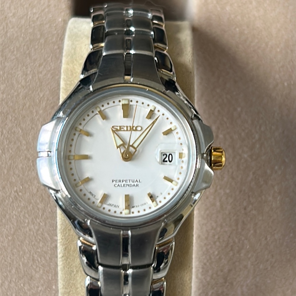 New Seiko Lady # SWD019